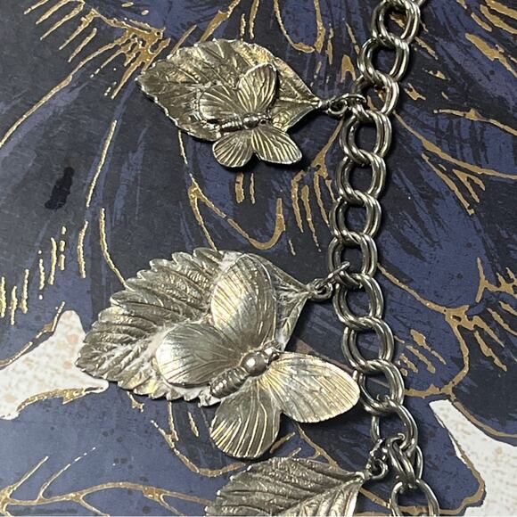 Vintage Antiqued Silver Artisan Butterfly and Leaf Charm Statement Necklace D2 - Picture 5 of 13